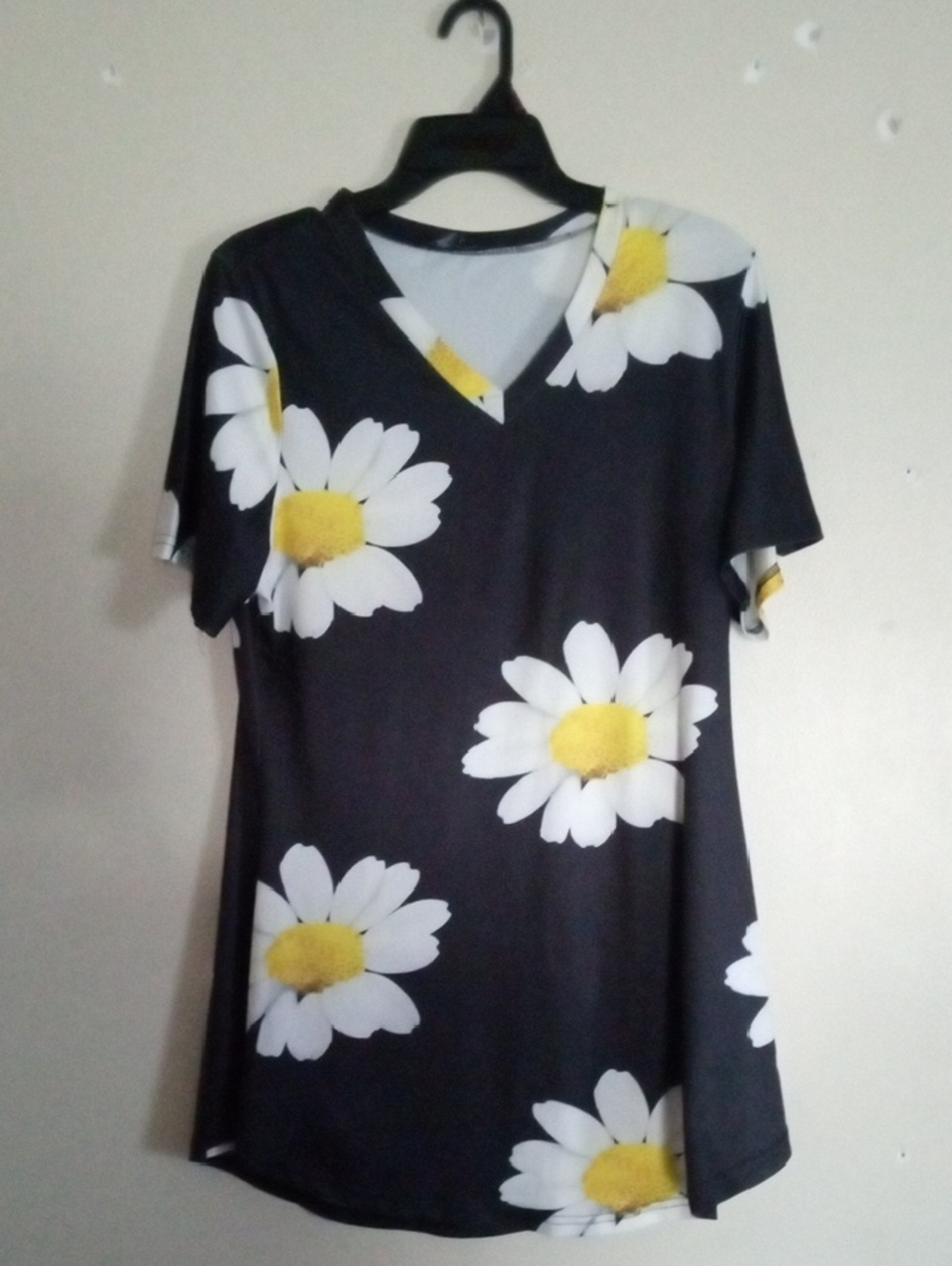 Black V-Neck Daisy Print Tunic